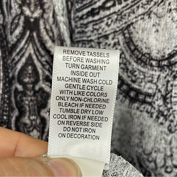 World Unity, Long Sleeve Printed Blouse. Size XL. In excellent condition! - Picture 2 of 8